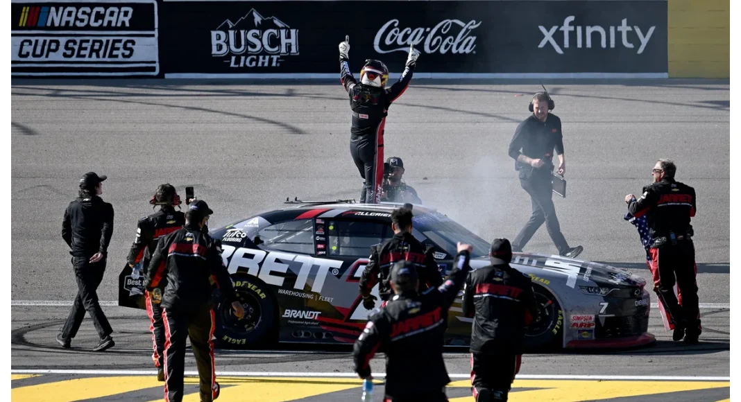 Kyle Larson, Cup Series, Kyle Larson racing crash