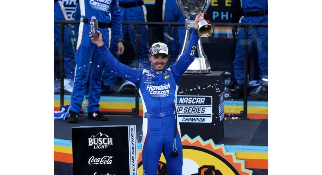 Kyle Larson, Denny Hamlin, Hendrick Motorsports, Phoenix Raceway, NASCAR, Cup Series, Kyle Larson championship strategy