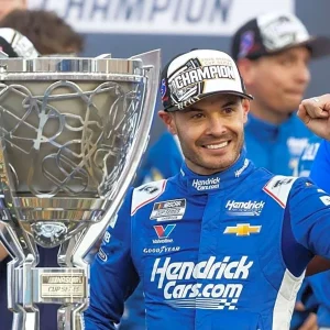 Kyle Larson Honors Hamlin in Emotional Championship Speech