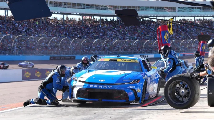 Richard Petty defends Hamlin decision