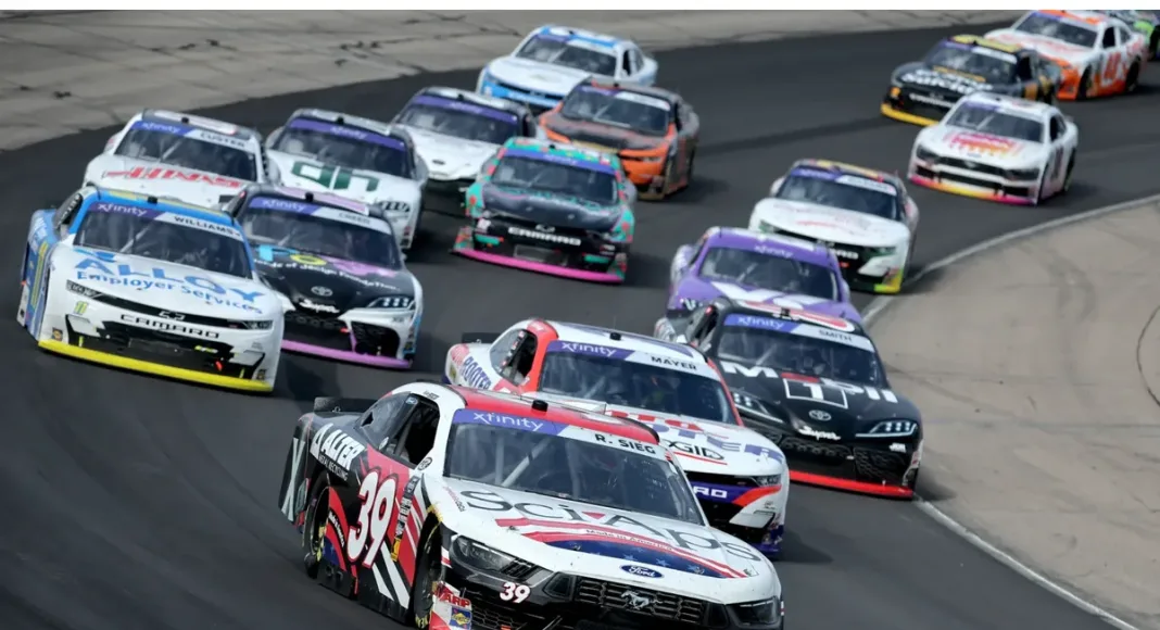 Image of NASCAR Race HyVee Perks 250