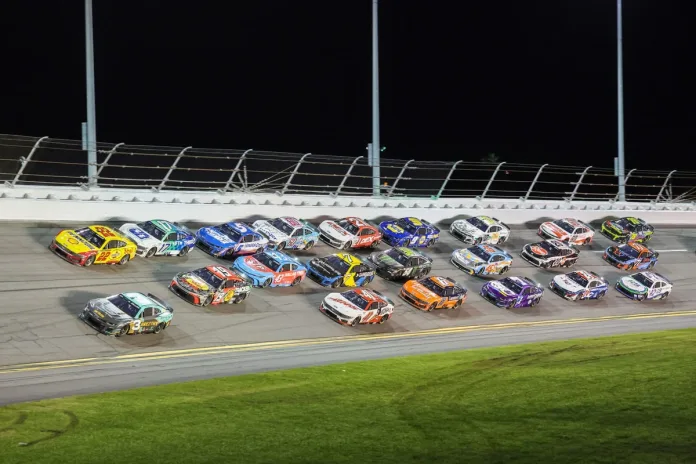 Kenny Wallace, Kenny Wallace NASCAR criticism