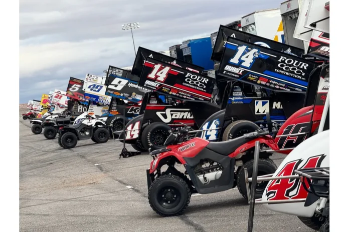 Kyle Larson, Hendrick Motorsports, Corey Day, Kyle Larson High Limit Racing