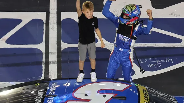 Kyle Larson, Hendrick Motorsports, Cup Series, Kyle Larson proud dad moment