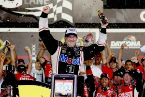 Tony Stewart Championship Battle Shattered Edwards’ Xfinity Run