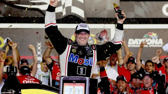 Tony Stewart, Denny Hamlin, Homestead-Miami Speedway, Carl Edwards, Xfinity Series, Tony Stewart championship battle