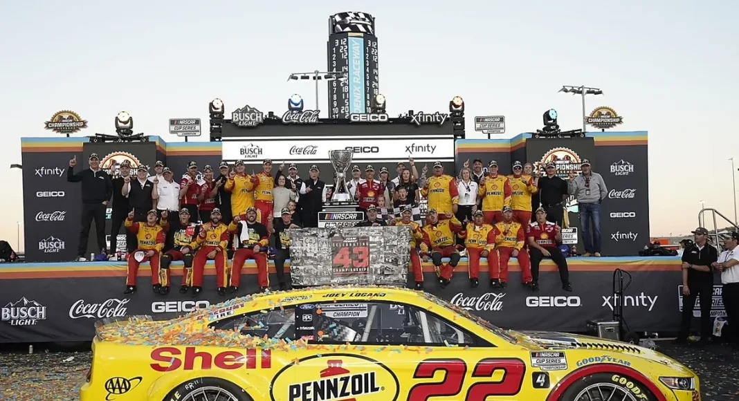 Joey Logano, Chase Briscoe, Cup Series, Joey Logano bald look